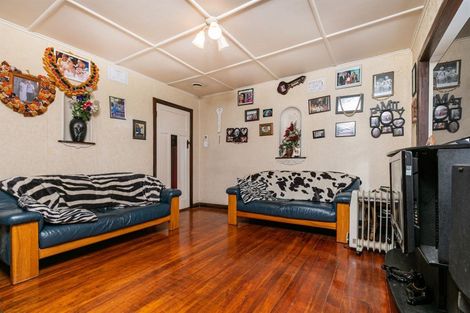 Photo of property in 117 Te Atatu Road, Te Atatu South, Auckland, 0610