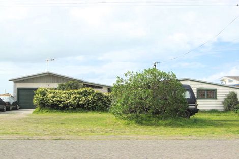 Photo of property in 15 Clifton Road, Haumoana, 4102