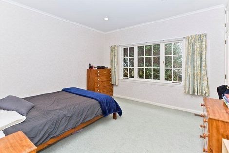 Photo of property in 18 Korau Road, Greenlane, Auckland, 1051