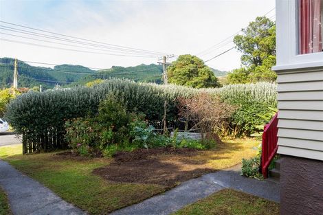 Photo of property in 9 Haumia Street, Paekakariki, 5034