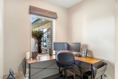 Photo of property in 16 Heathridge Place, Lincoln, 7608