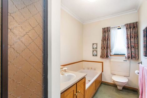 Photo of property in 252a Memorial Avenue, Burnside, Christchurch, 8053