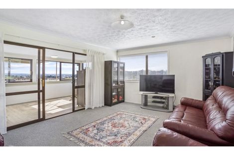 Photo of property in 70 Pemberton Avenue, Bayview, Auckland, 0629