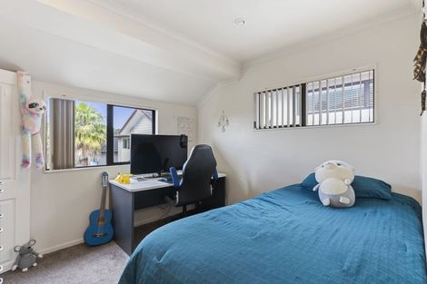 Photo of property in 3/102 Greenhithe Road, Greenhithe, Auckland, 0632