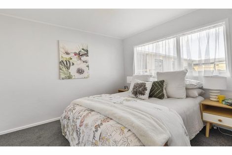 Photo of property in 2/12 Bay Street, Red Beach, 0932