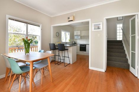 Photo of property in 11 Westbourne Road, Murrays Bay, Auckland, 0630