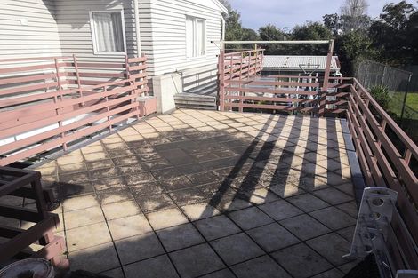 Photo of property in 3 Manapouri Place, Pakuranga Heights, Auckland, 2010