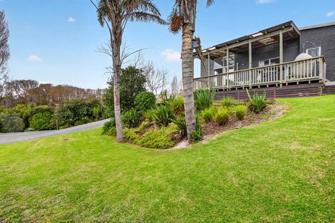 Photo of property in 16 Settlement Road, Kaiwaka, 0573