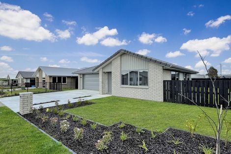 Photo of property in 15 Aspen Grove, Fernhill, Queenstown, 9300