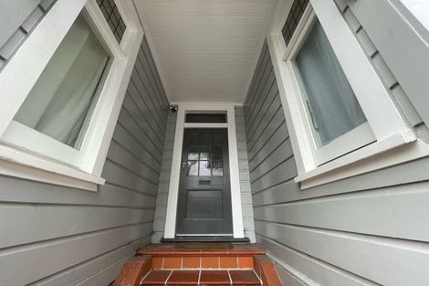 Photo of property in 73 Majoribanks Street, Mount Victoria, Wellington, 6011