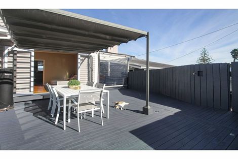 Photo of property in 103 Royal Road, Massey, Auckland, 0614