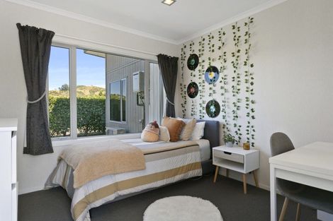 Photo of property in 27 Loch Views Road, Acacia Bay, Taupo, 3385