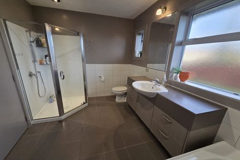 Photo of property in 15 Lees Road, Strowan, Christchurch, 8052