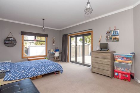 Photo of property in 12 Napier Road, Terrace End, Palmerston North, 4410