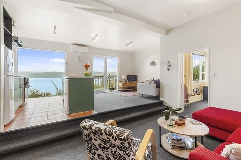 Photo of property in 32 Newport Terrace, Seatoun, Wellington, 6022