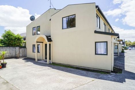 Photo of property in 2/89 Portage Road, New Lynn, Auckland, 0600