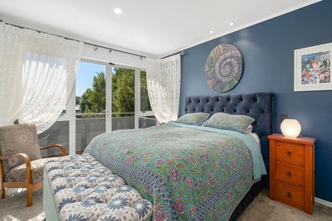 Photo of property in 19 Alberta Road, Glen Avon, New Plymouth, 4312