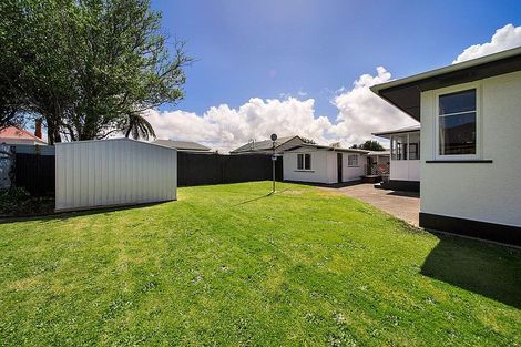 Photo of property in 105 Wilson Street, Hawera, 4610