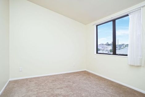 Photo of property in 2/89 Portage Road, New Lynn, Auckland, 0600