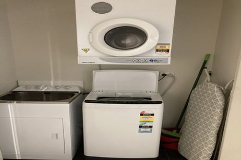 Photo of property in 22 Liardet Apartments, 22 Liardet Street, New Plymouth, 4310