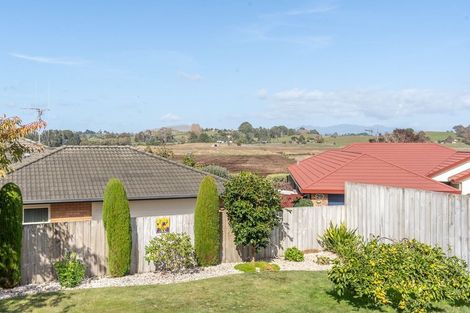 Photo of property in 25 Limousin Place, Grandview Heights, Hamilton, 3200