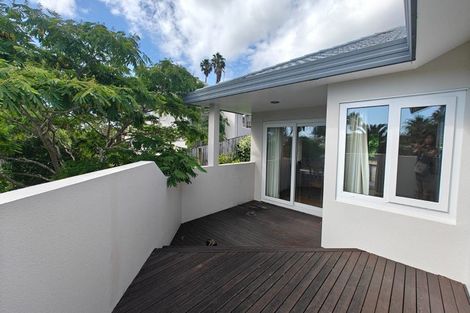 Photo of property in 31 Mandeville Place, Unsworth Heights, Auckland, 0632