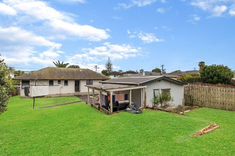 Photo of property in 29 Plumley Crescent, Mangere, Auckland, 2022