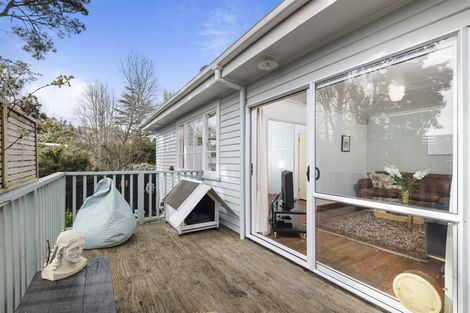 Photo of property in 2 Serwayne Place, Sunnyvale, Auckland, 0612