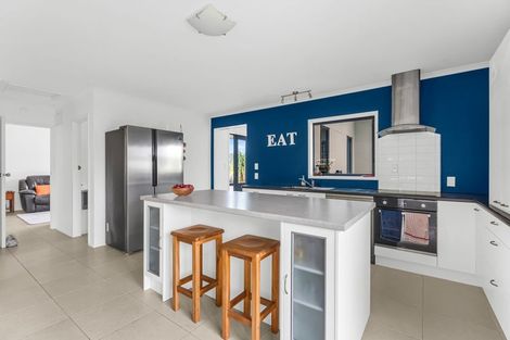 Photo of property in 11 Seascape Avenue, Whitianga, 3510