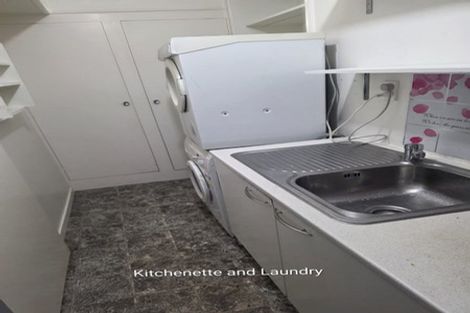 Photo of property in 93 Coronation Road, Hillcrest, Auckland, 0627