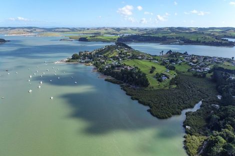 Photo of property in 3 Heaths Way, Pahi, Paparoa, 0571