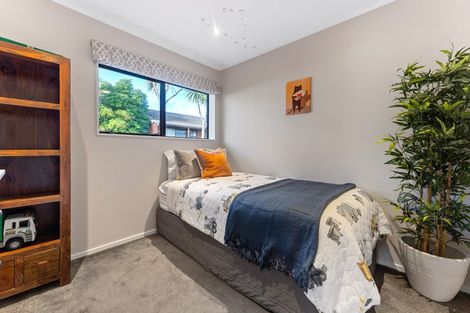 Photo of property in 1/10 Harley Road, Hauraki, Auckland, 0622