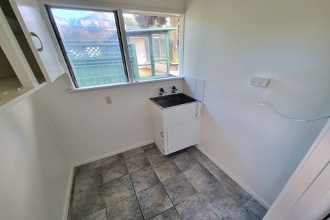 Photo of property in 1/6 Keldale Place, Forrest Hill, Auckland, 0620