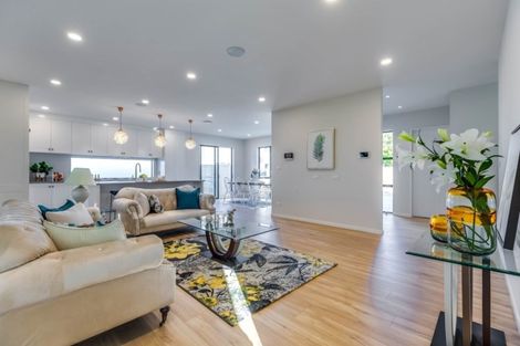 Photo of property in 1 Ti Kouka Place, Te Atatu Peninsula, Auckland, 0610