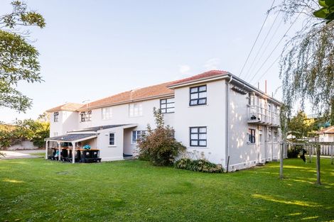 Photo of property in 553 Featherston Street, Roslyn, Palmerston North, 4414