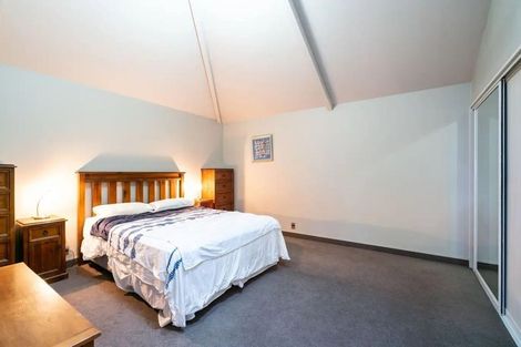 Photo of property in 10/2 Manor Place, Dunedin Central, Dunedin, 9016