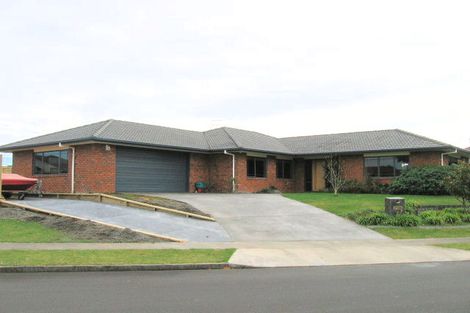 Photo of property in 6 Mangakoea Place, St Andrews, Hamilton, 3200