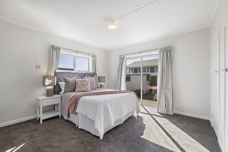 Photo of property in 94 Omata Road, Marfell, New Plymouth, 4310