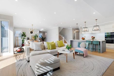 Photo of property in 6 Bevyn Street, Castor Bay, Auckland, 0620