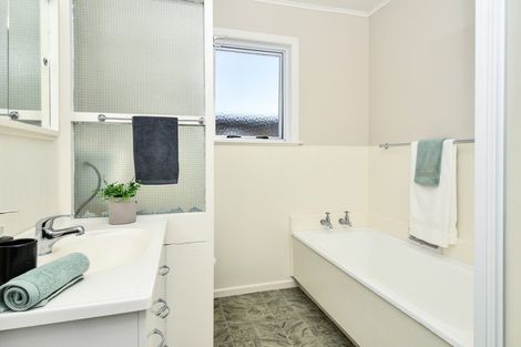 Photo of property in 14a Verel Street, Fairfield, Hamilton, 3214