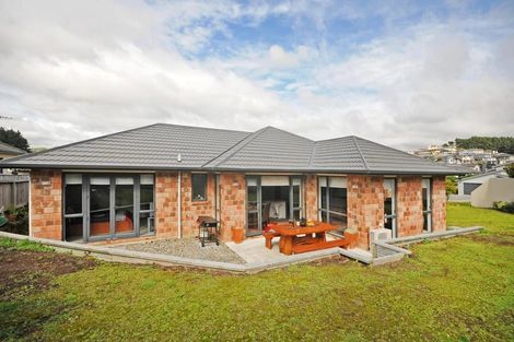 Photo of property in 1 Routeburn Avenue, Aotea, Porirua, 5024
