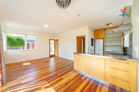 Photo of property in 4/204 Muritai Road, Eastbourne, Lower Hutt, 5013