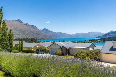 Photo of property in 1 Garland Terrace, Kelvin Heights, Queenstown, 9300