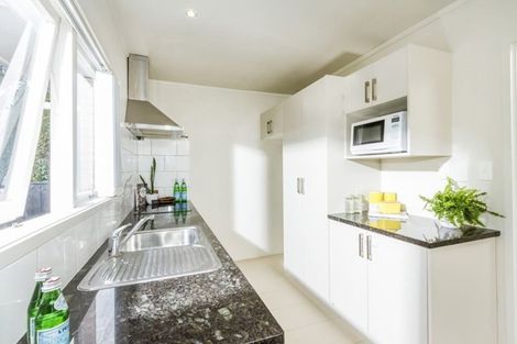 Photo of property in 1/1 Hatherlow Street, Glenfield, Auckland, 0629