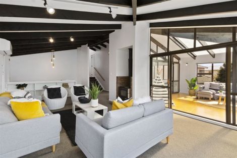 Photo of property in 25 Exploration Way, Whitby, Porirua, 5024