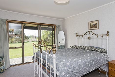 Photo of property in 52 Saddler Road, Muriwai, Gisborne, 4072