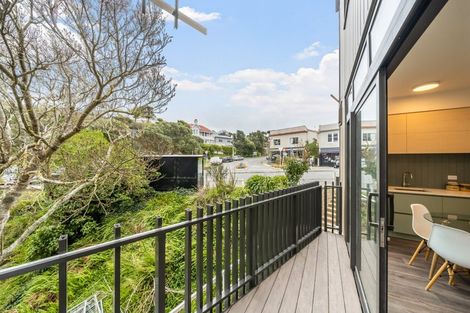 Photo of property in 2/52 Northland Road, Northland, Wellington, 6012