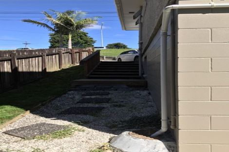 Photo of property in 757 East Coast Road, Northcross, Auckland, 0630