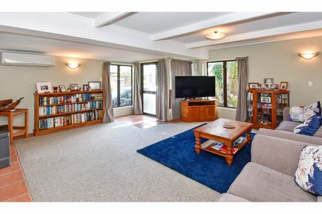 Photo of property in 2/10 Mcinnes Road, Weymouth, Auckland, 2103
