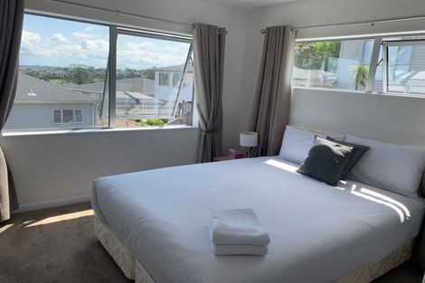 Photo of property in 50 Corricvale Way, Northcross, Auckland, 0630